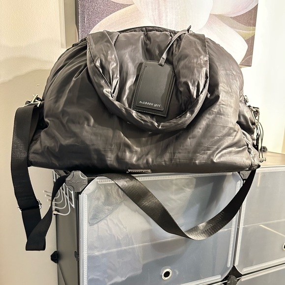 Steve Madden Weekender Bag - Picture 5 of 7